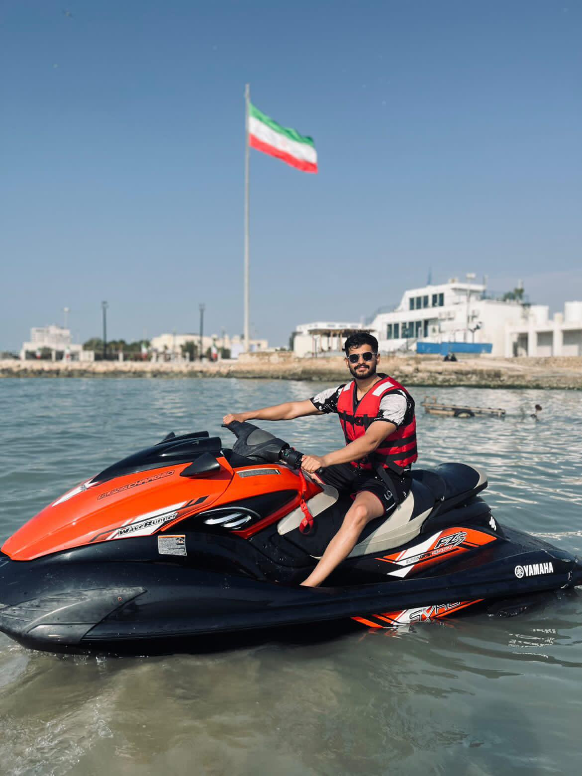 کلوپ تفریحات آبی راموز بوشهر