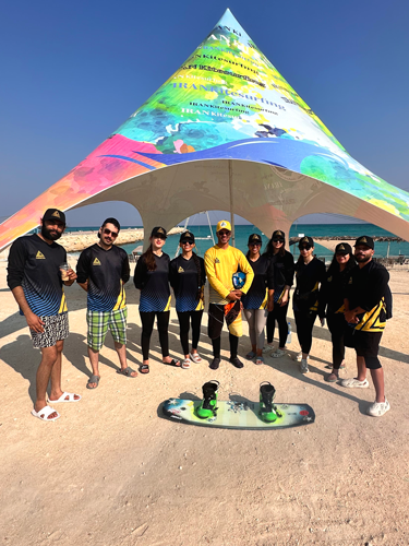 باشگاه تفریحات دریایی و ساحلی بوشهر - پدیده لیان