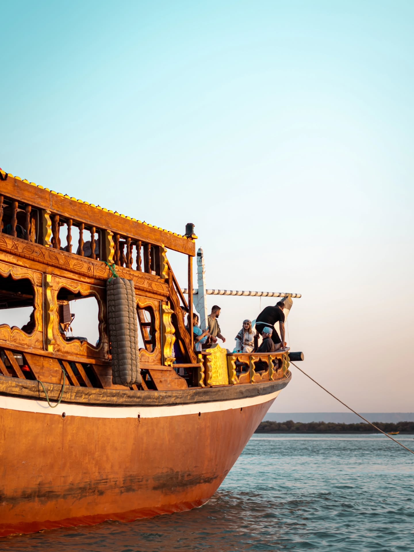 لنج تفریحی دینگو قشم