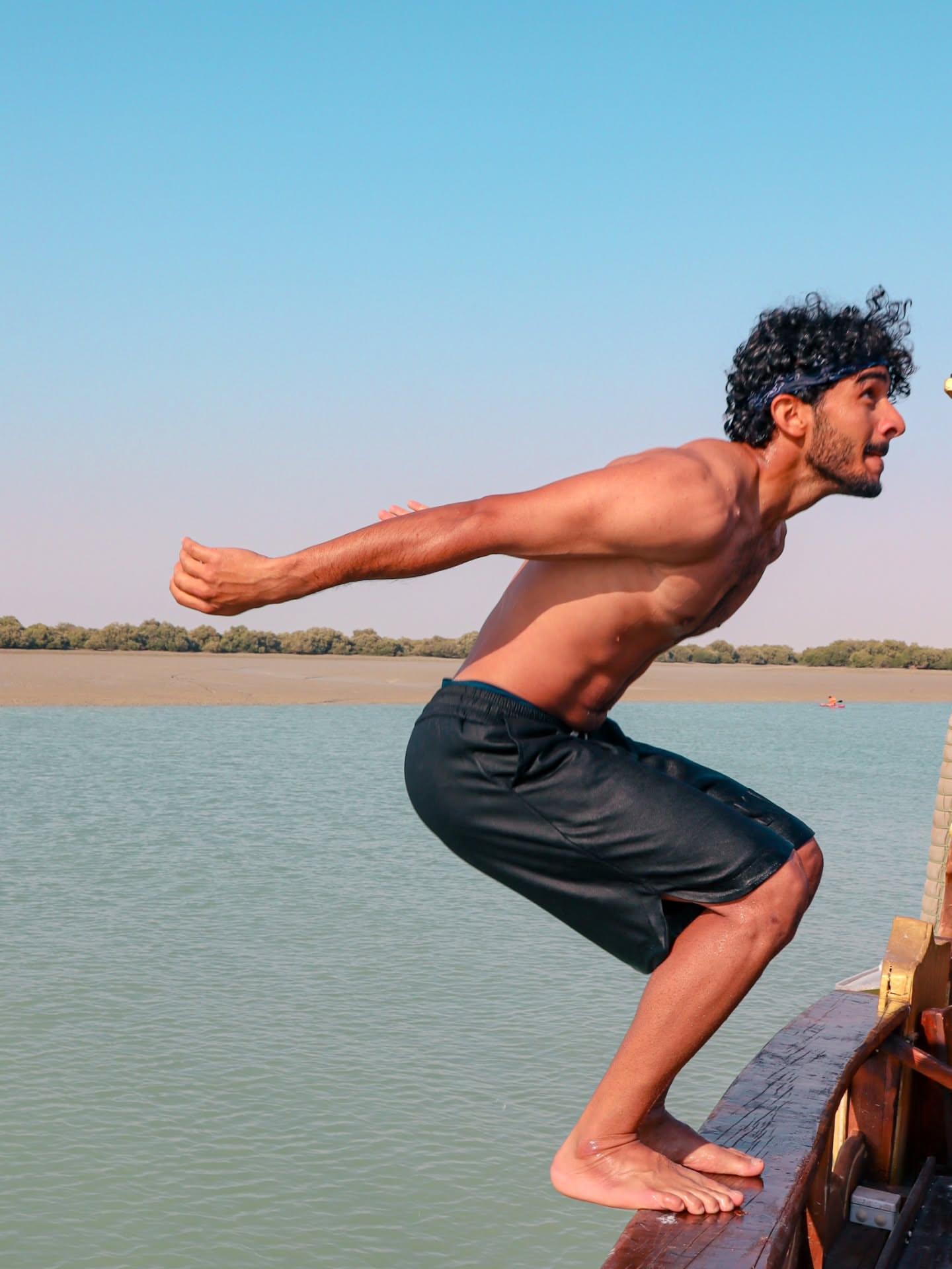 لنج تفریحی دینگو قشم