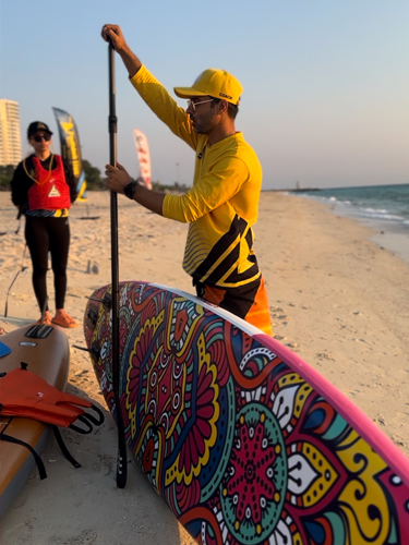 باشگاه تفریحات دریایی و ساحلی بوشهر - پدیده لیان