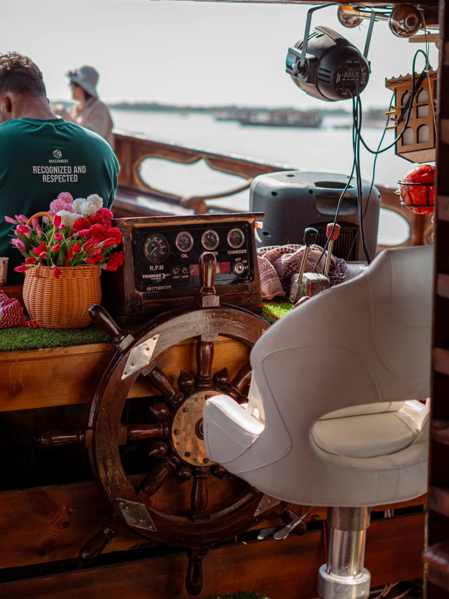 لنج تفریحی دینگو قشم