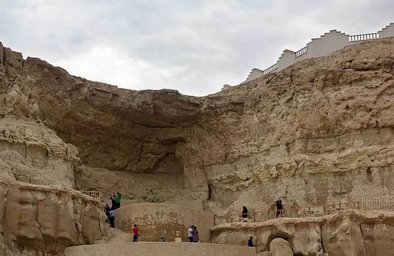 غار خربس قشم