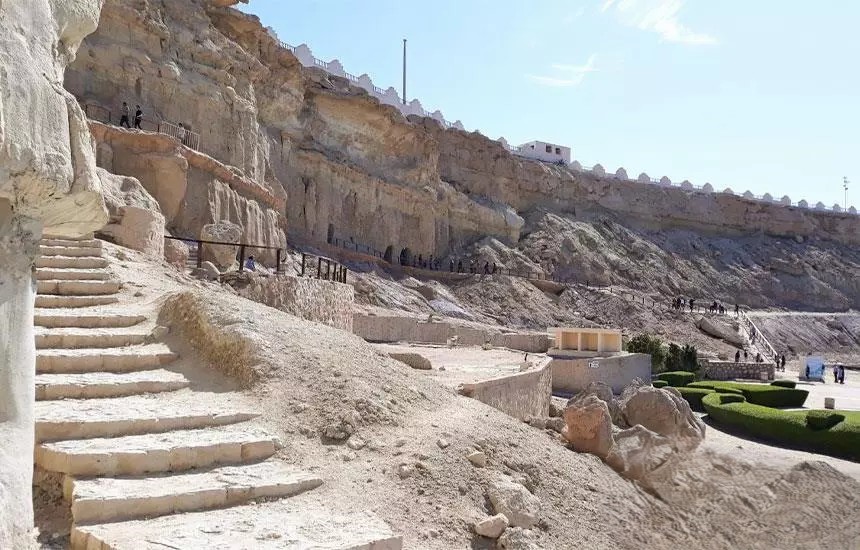 غار خربس قشم