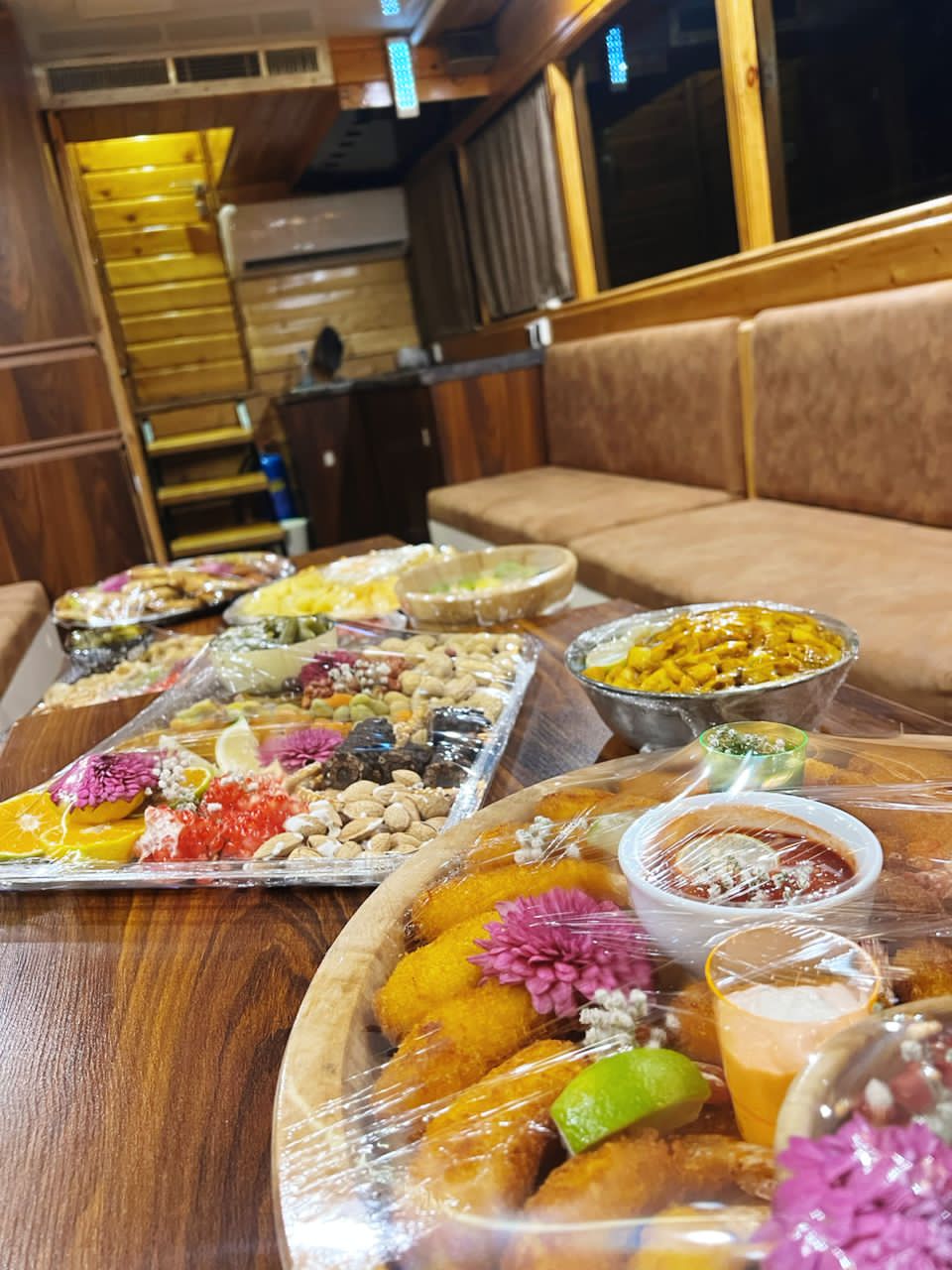 کشتی تفریحی آلباتروس بوشهر