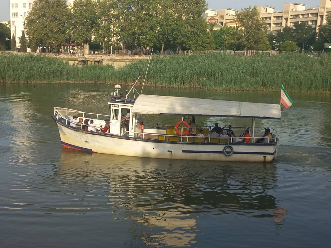 کشتی تفریحی بابلسر - قوی سفید