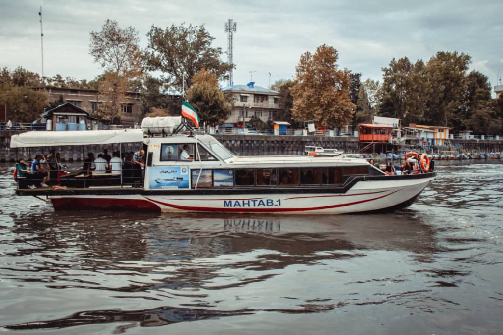 کشتی تفریحی مهتاب رشت