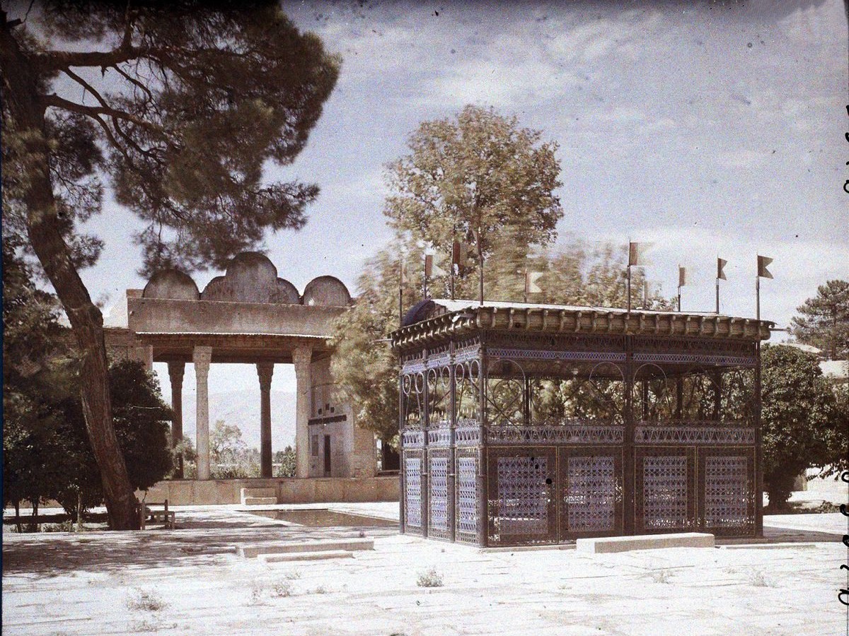 روایت تاریخچه و معماری حافظیه