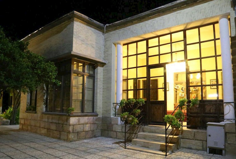 اجاره بوم‌گردی چهار تخته خانه باغ ایرانی