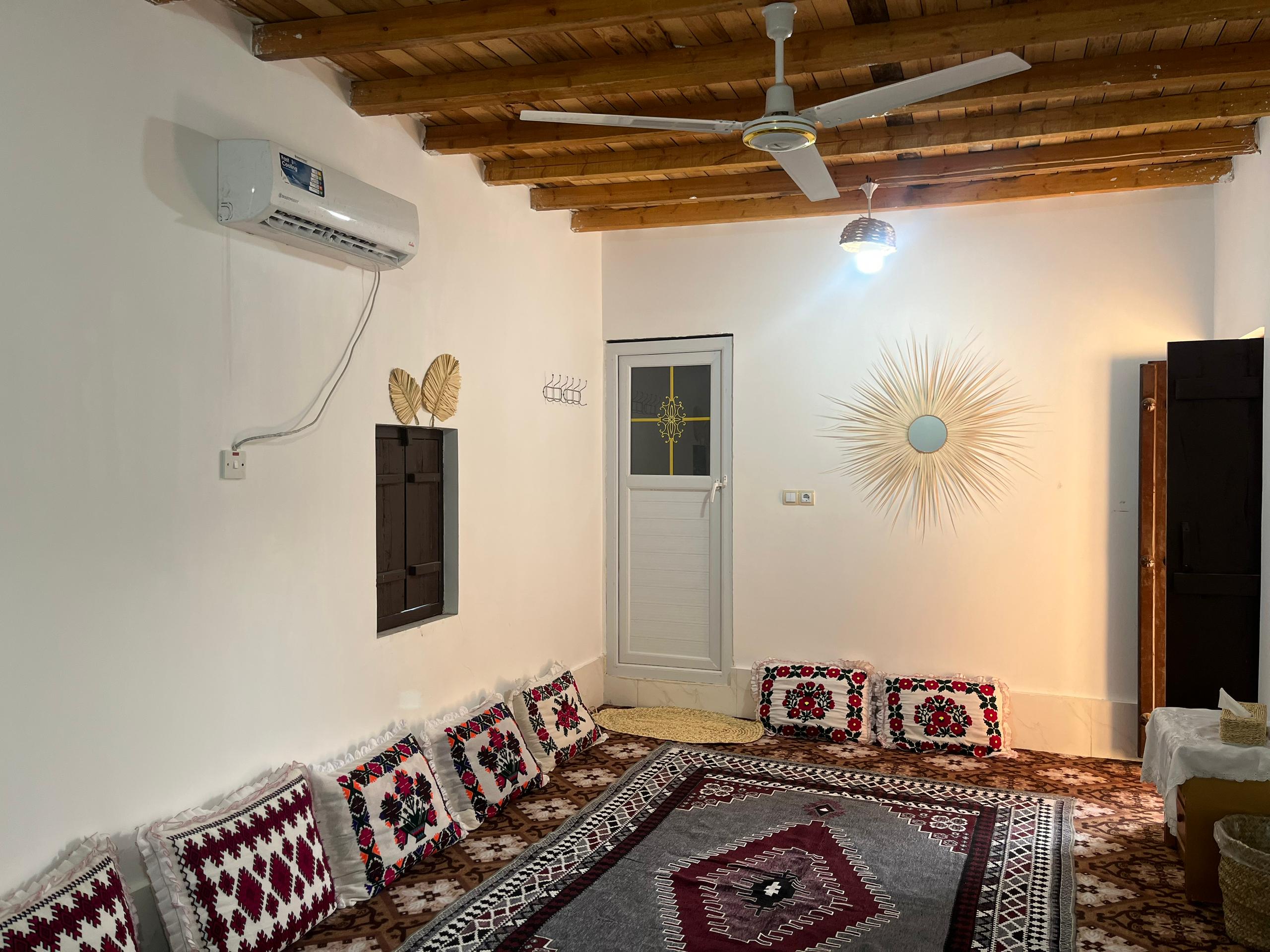 اتاق سوئیت بوم گردی تبن کوشکنار