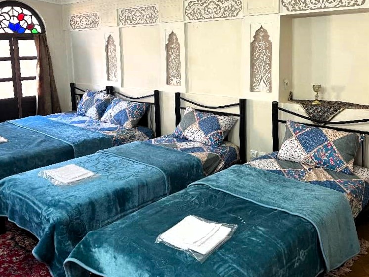 بومگردی صادقی کاشان - پامنار