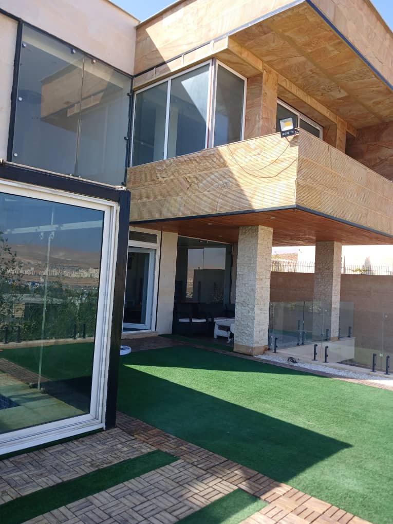 ویلا فوق لوکس دوطبقه صدرا - کد 136