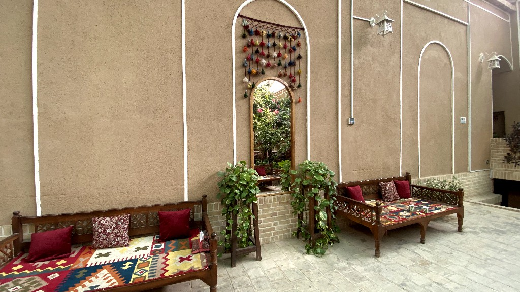 اتاق چهار تخته هتل پارسیک یزد