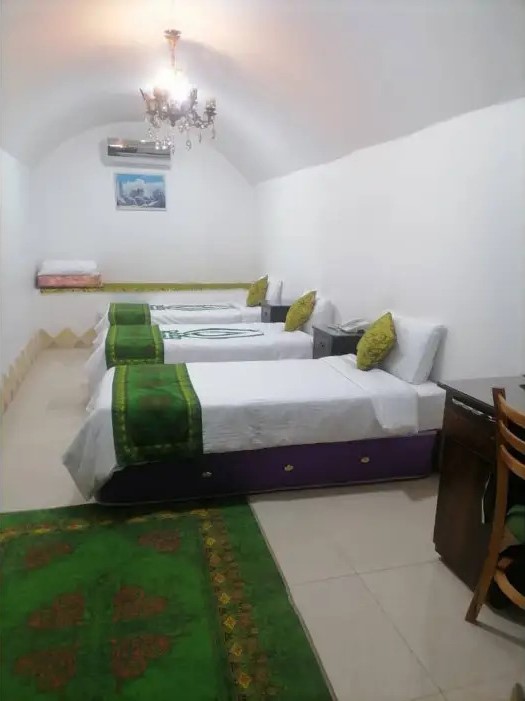 اتاق سه تخته هتل پارسیک یزد