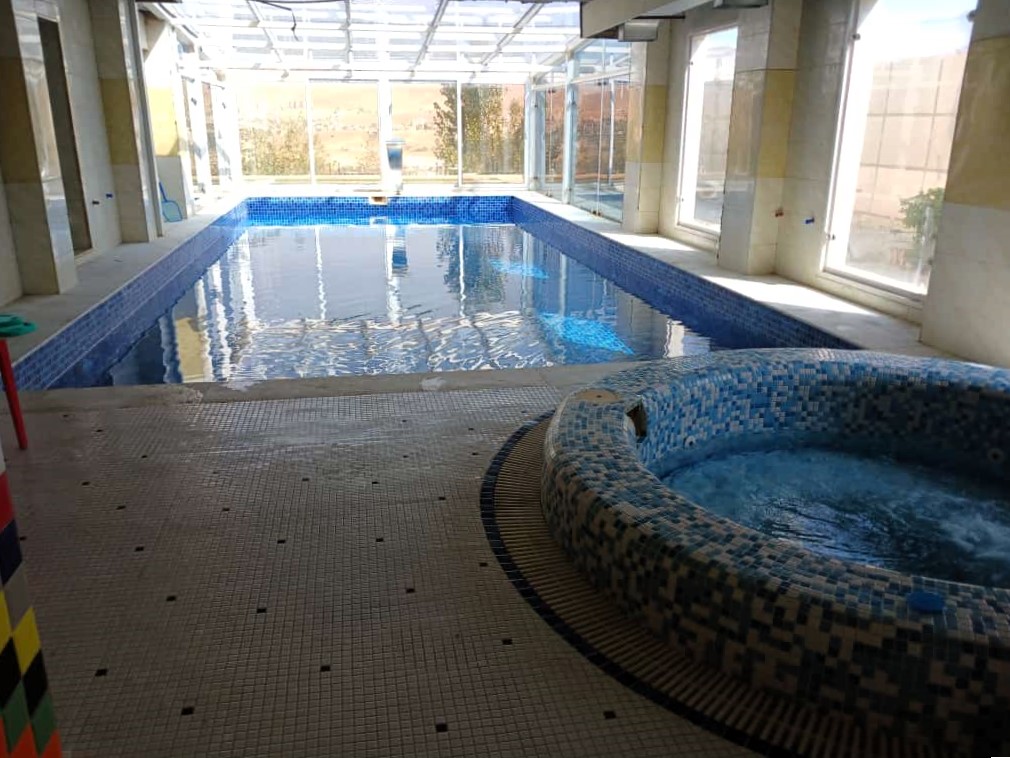 ویلا فوق لوکس دوطبقه صدرا - کد 136