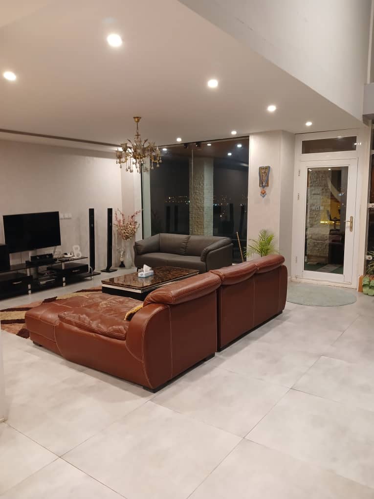 ویلا فوق لوکس دوطبقه صدرا - کد 136