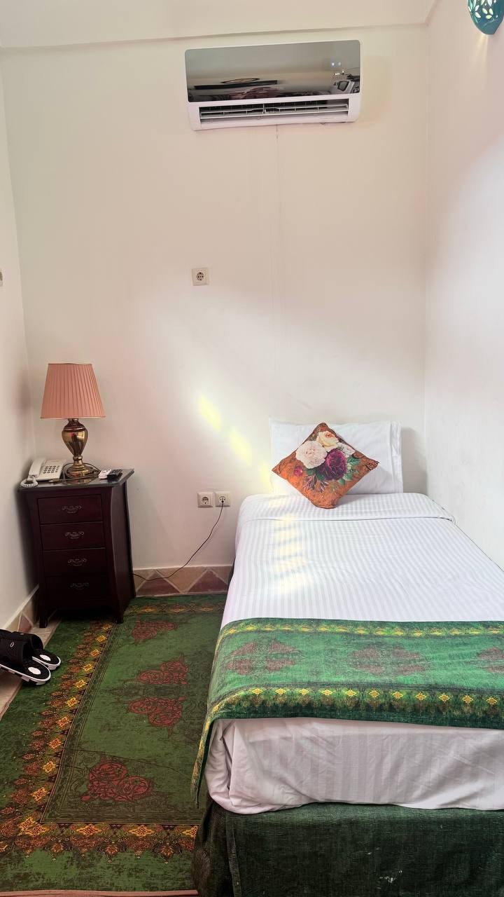 اتاق یک تخته هتل پارسیک یزد