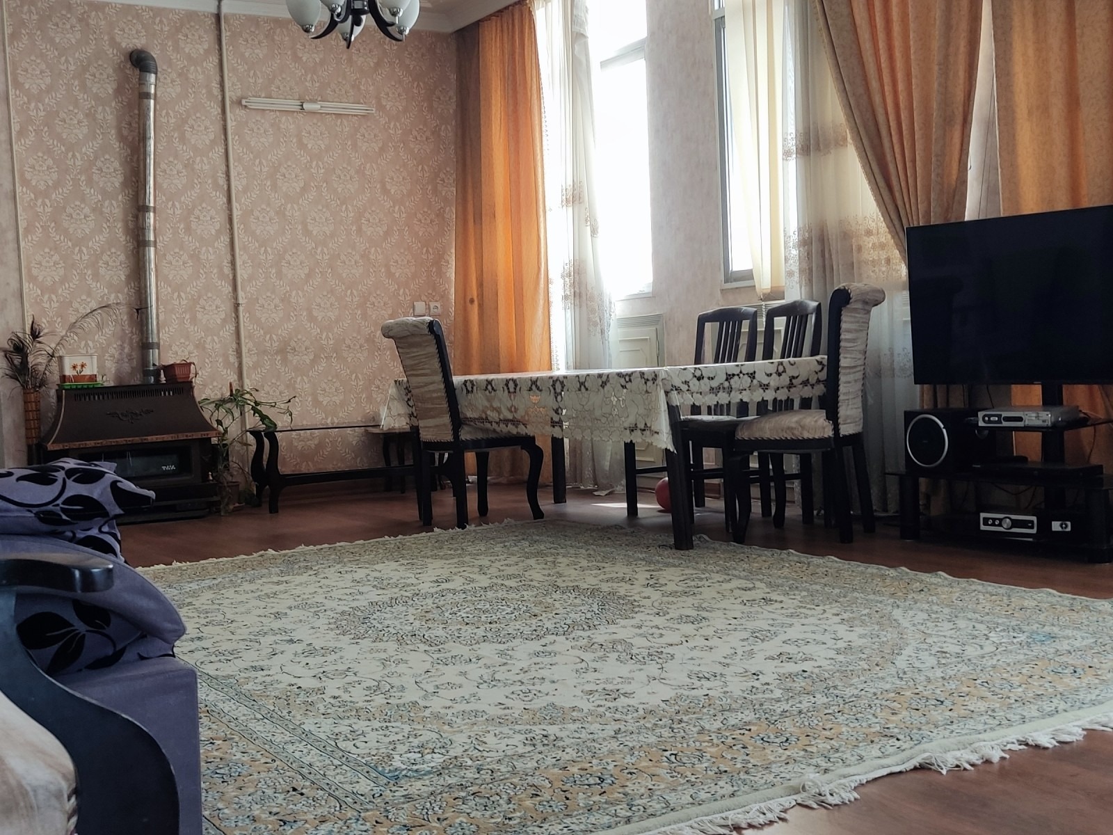 سوئیت دو خوابه اصفهان طبقه بالا - بنفشه