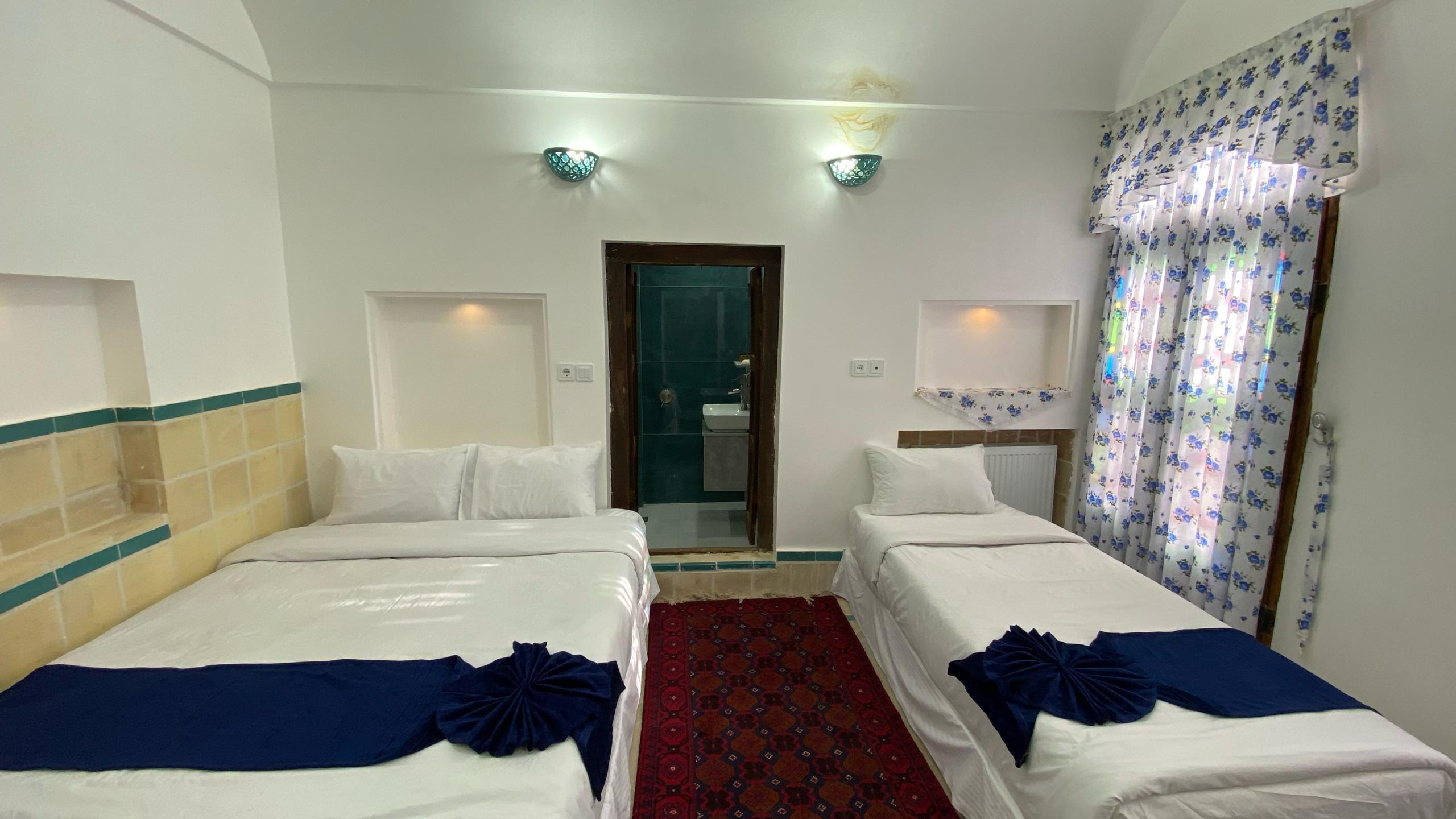 اتاق سه تخته عمارت کیوان