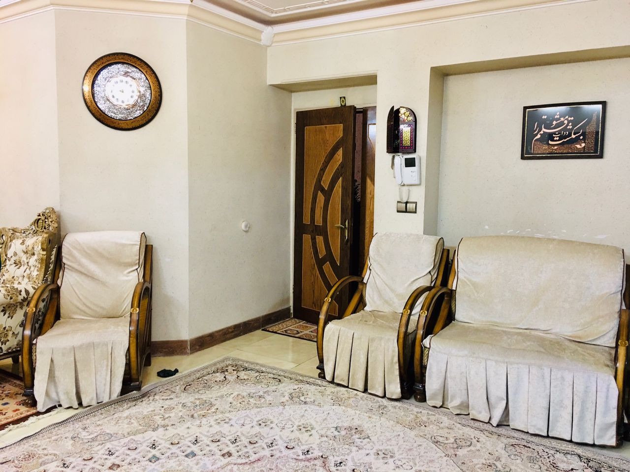 واحد دوخوابه خیابان کاوه