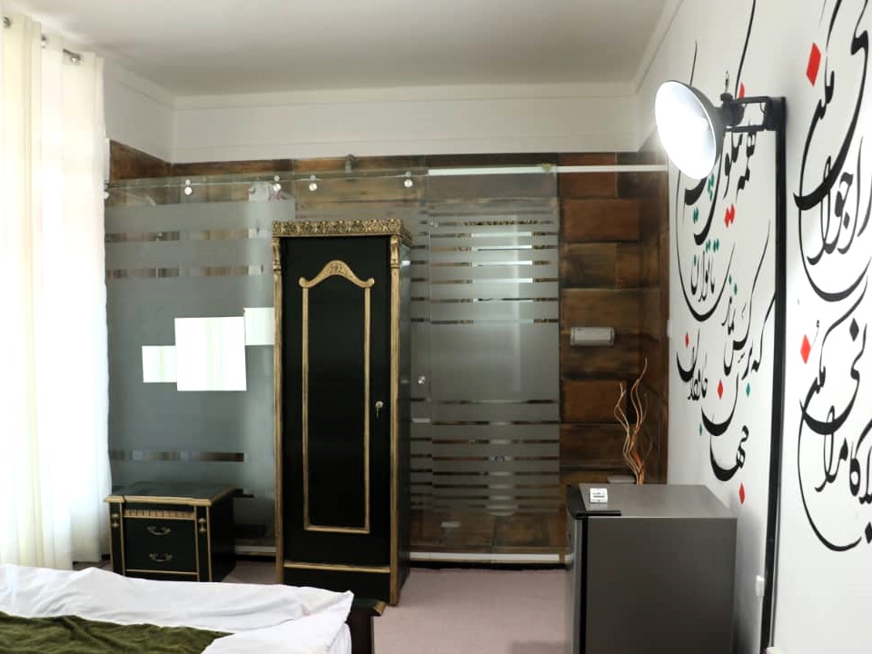 رزرو بوم گردی شاهنامه در خفر - اتاق یک تخته