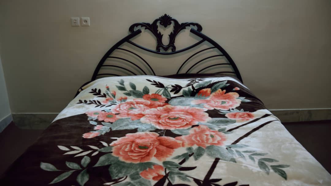 سوئیت دو خوابه اصفهان طبقه همکف - بنفشه